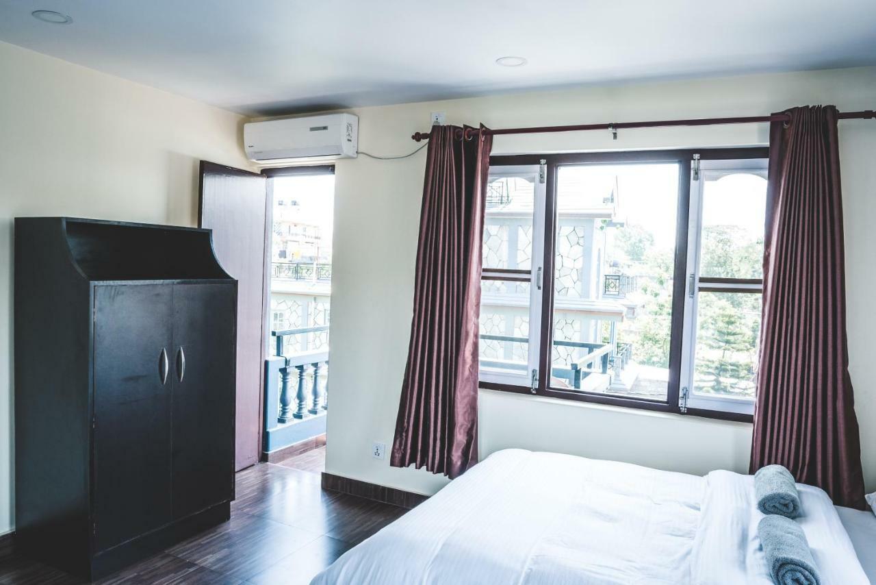 Hotel K2 Покхара Экстерьер фото